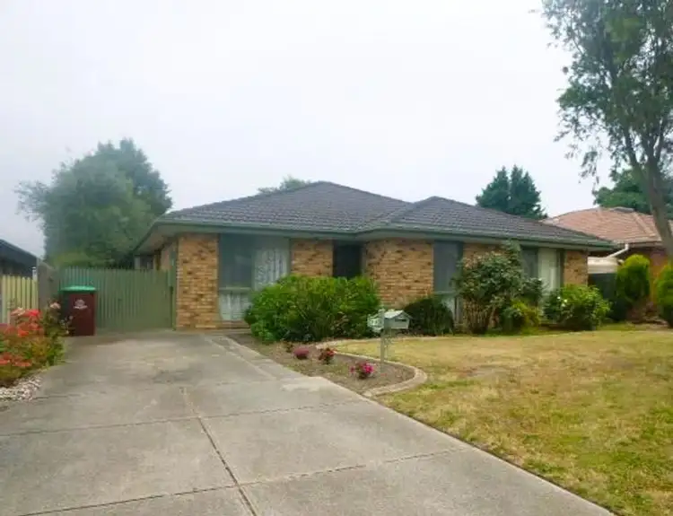 24 Hillview Rise, Hampton Park VIC 3976