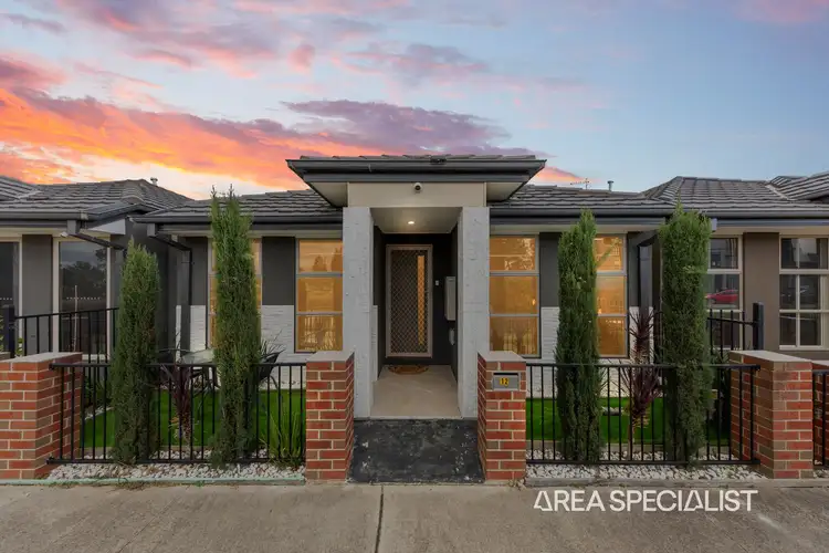 12 Titan Lodge Walk, Pakenham VIC 3810