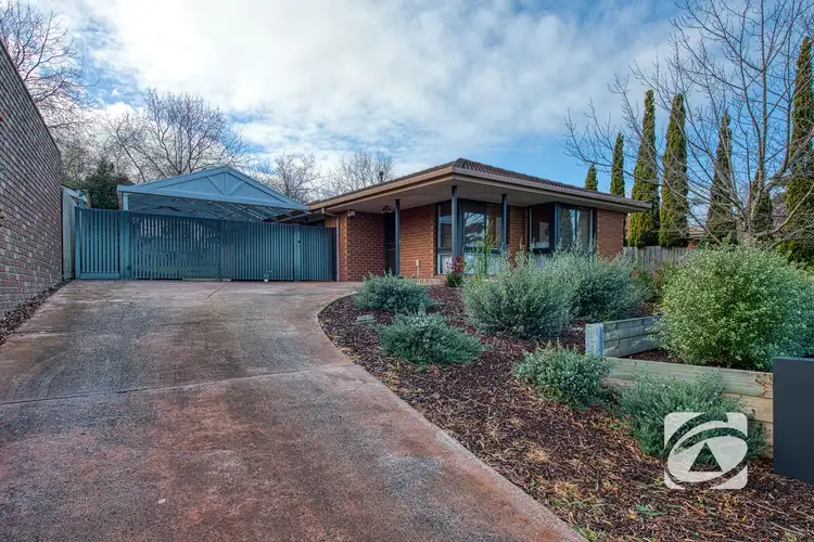 16 Coowarra Way