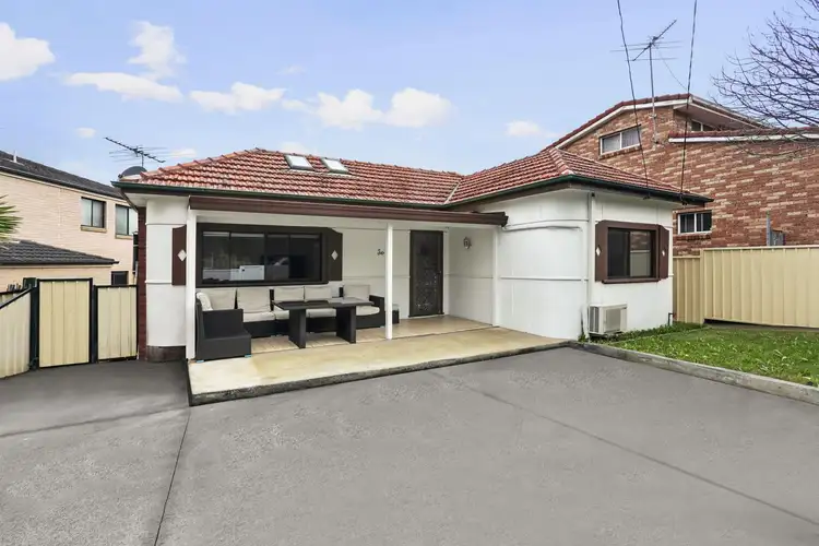 2 Berring Avenue, Roselands NSW 2196