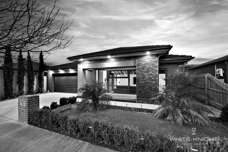 3 Luxor Drive