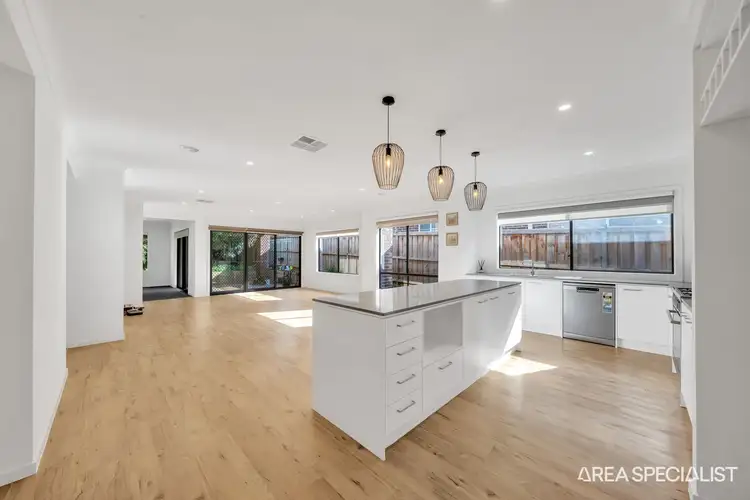 5 Exmouth Street, Thornhill Park VIC 3335