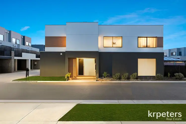 Main view of Homely townhouse listing, 28 Surfers Crescent, Carrum Downs VIC 3201