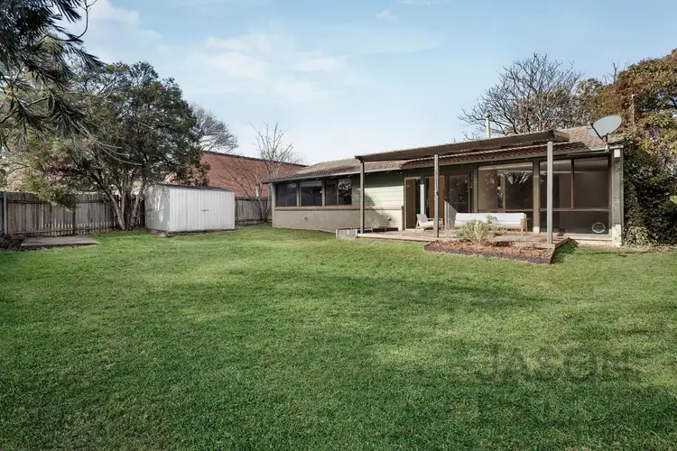 7 Waterfield Place, Charnwood ACT 2615