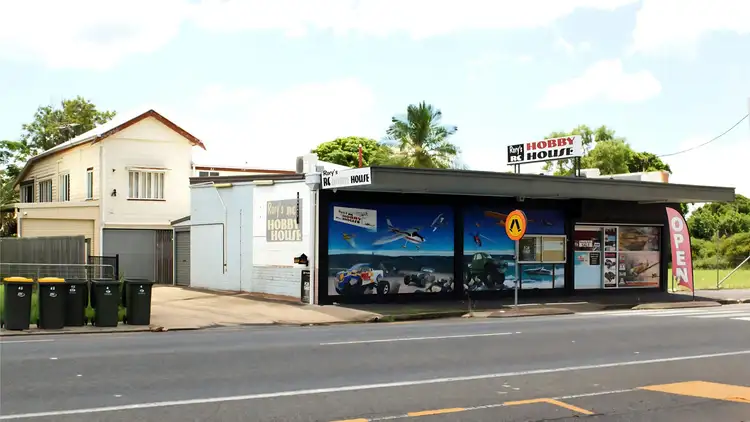 42-44 Main Street, Park Avenue QLD 4701