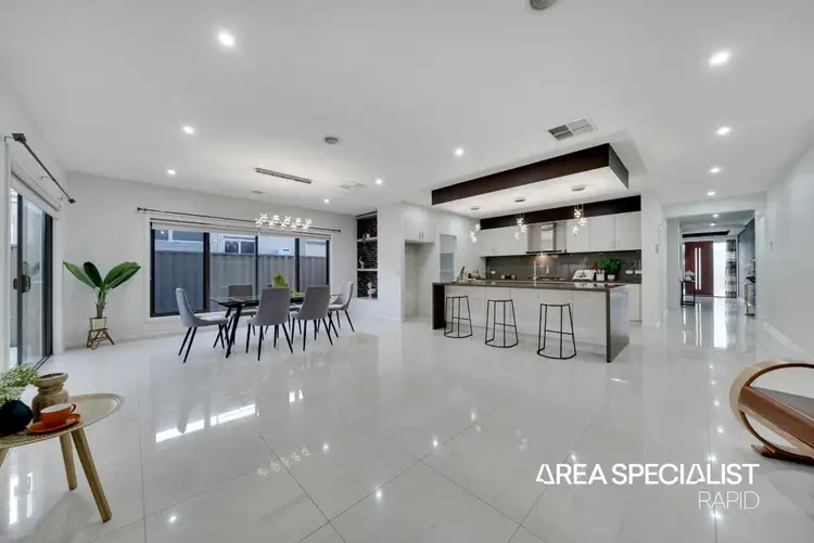 Fifth view of Homely house listing, 8 Stag Close, Cranbourne East VIC 3977