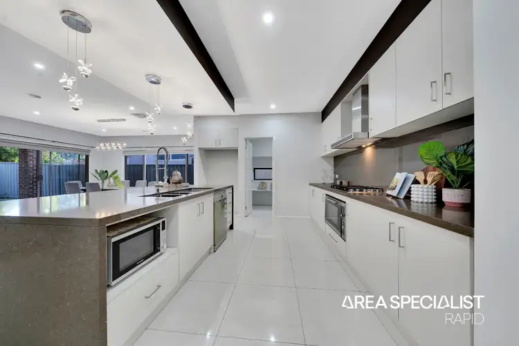 Sixth view of Homely house listing, 8 Stag Close, Cranbourne East VIC 3977