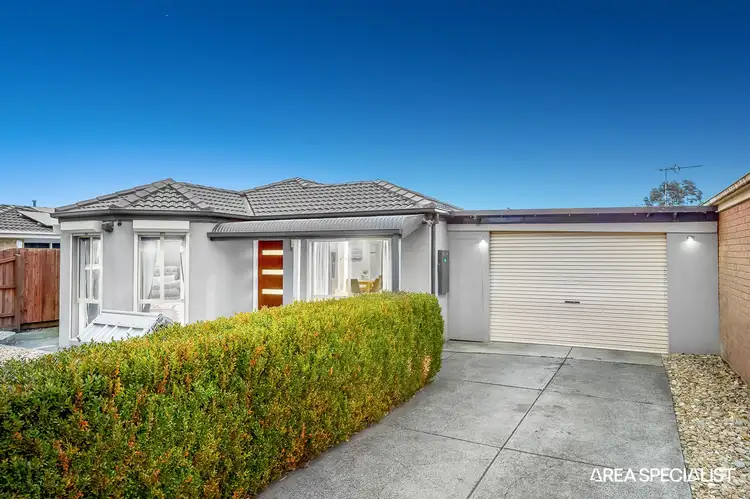 39 Scarborough Avenue, Cranbourne West VIC 3977