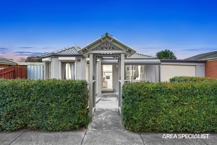 39 Scarborough Avenue, Cranbourne West VIC 3977