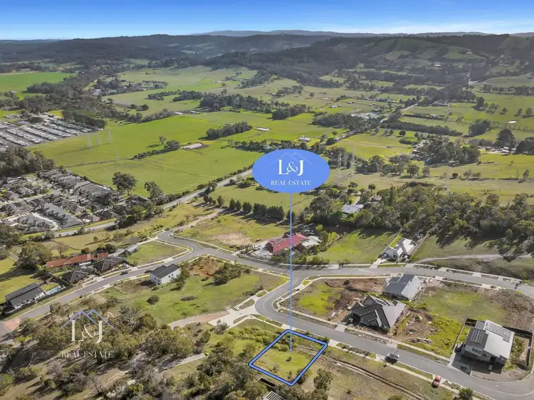 33 Blessing Rise, Pakenham VIC 3810