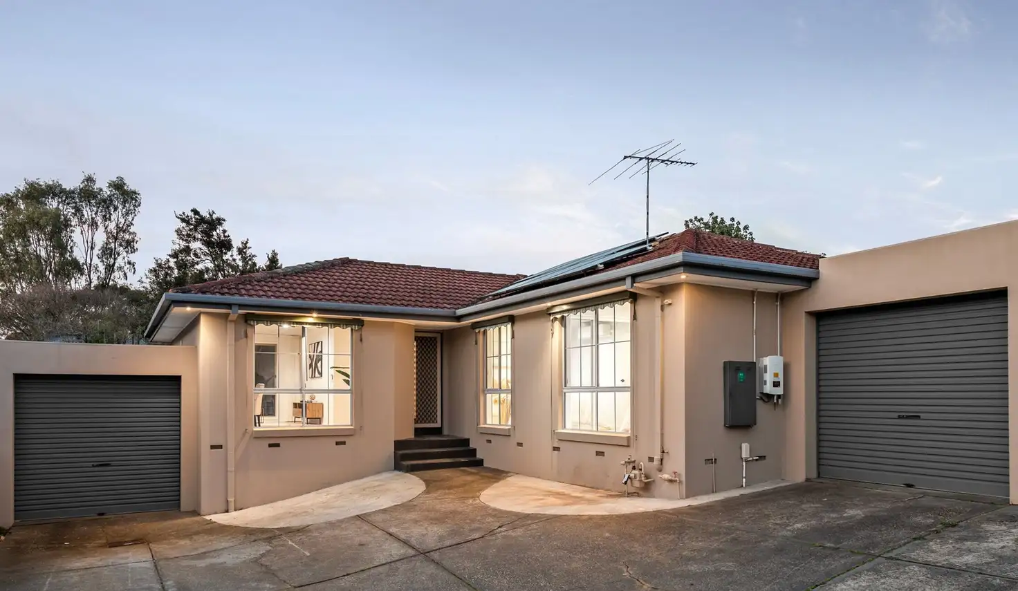 Main view of Homely unit listing, 2/25 Thea Grove, Doncaster East VIC 3109