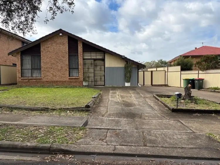 20 Enfield Close, St Johns Park NSW 2176