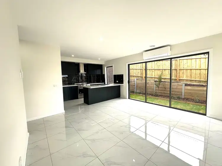 Fifth view of Homely townhouse listing, 1/19 Boanyoo Road, Drouin VIC 3818