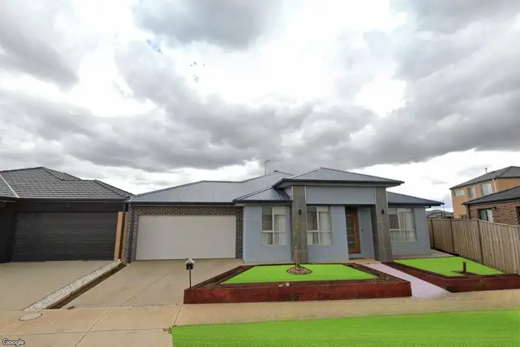 4 Dhalla St, Thornhill Park VIC 3335