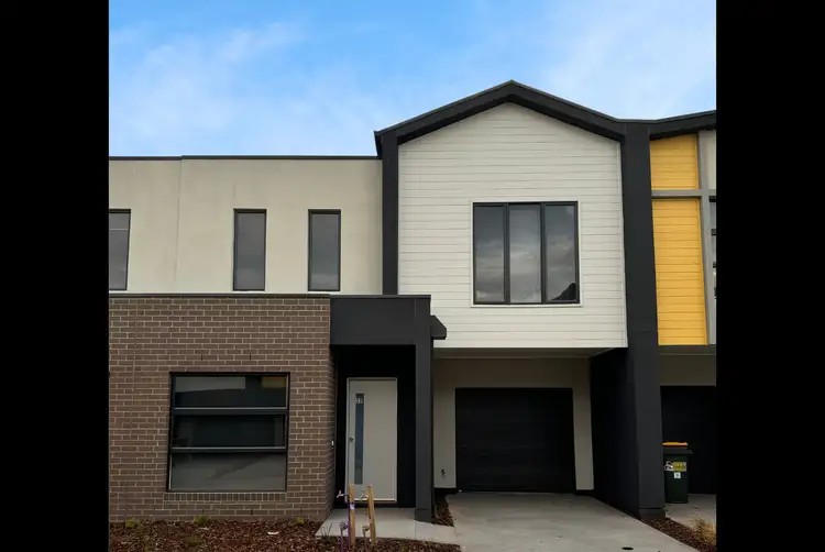 32 Lady Circuit, Thornhill Park VIC 3335