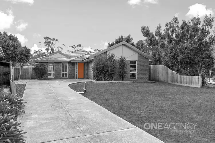 49 Sunny Park Close, Gisborne VIC 3437