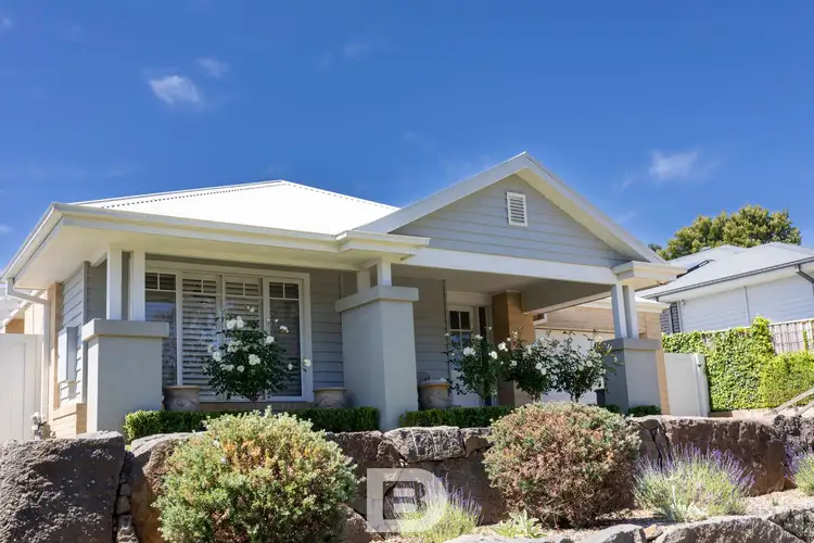 9 Five Mile Way, Woodend VIC 3442