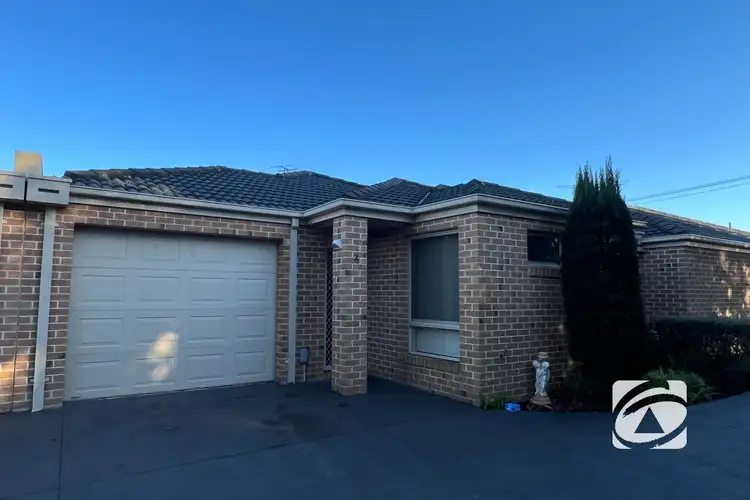 2/8 Jamieson Court, Pakenham VIC 3810