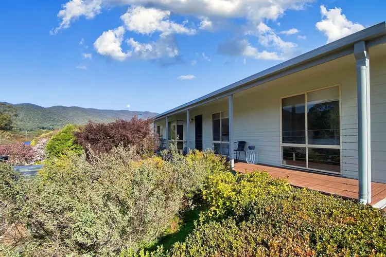 1/72 Coronation Avenue, Bright VIC 3741