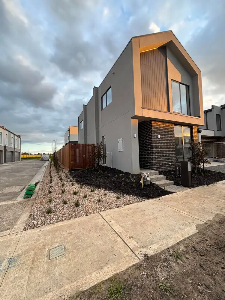 30 Middleborough Terrace, Clyde VIC 3978