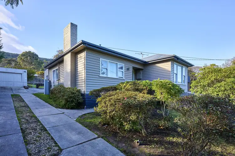 14 Joan Avenue, Ferntree Gully VIC 3156