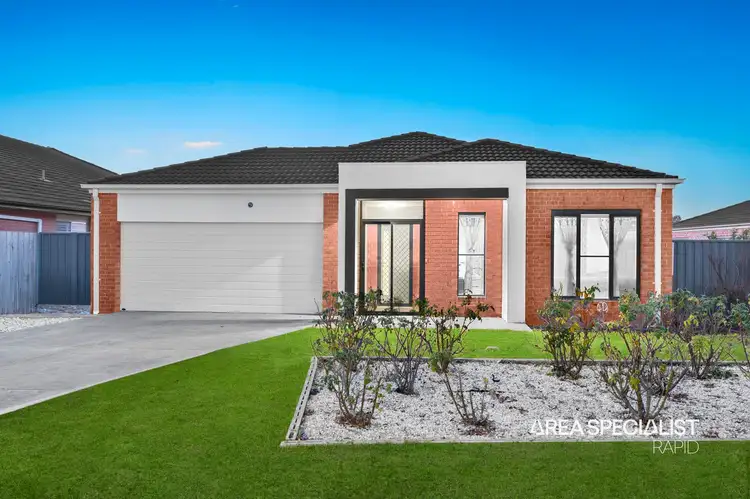 220 Paterson Drive, Lynbrook VIC 3975