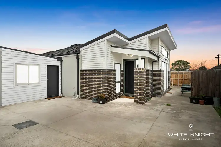 2/17 Pennell Avenue, St Albans VIC 3021