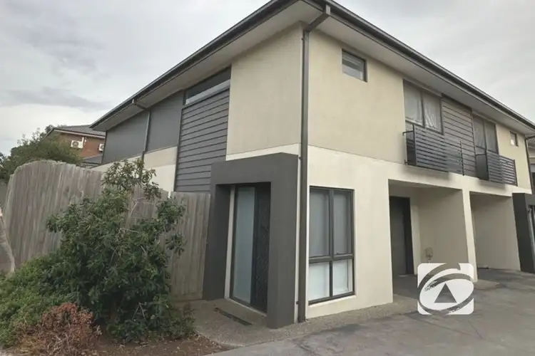 1 Nebula Lane, Cranbourne East VIC 3977