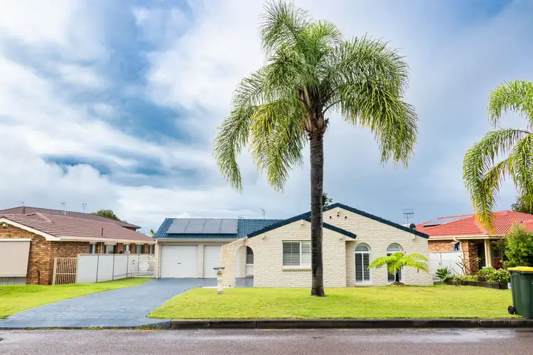 125 Rocky Point Road, Fingal Bay NSW 2315