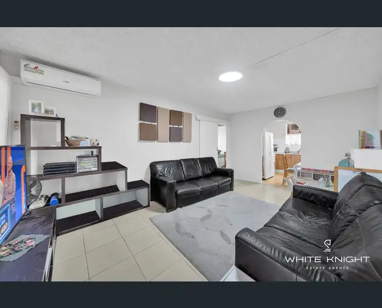 Second view of Homely unit listing, 4/128 East Esplanade, St Albans VIC 3021