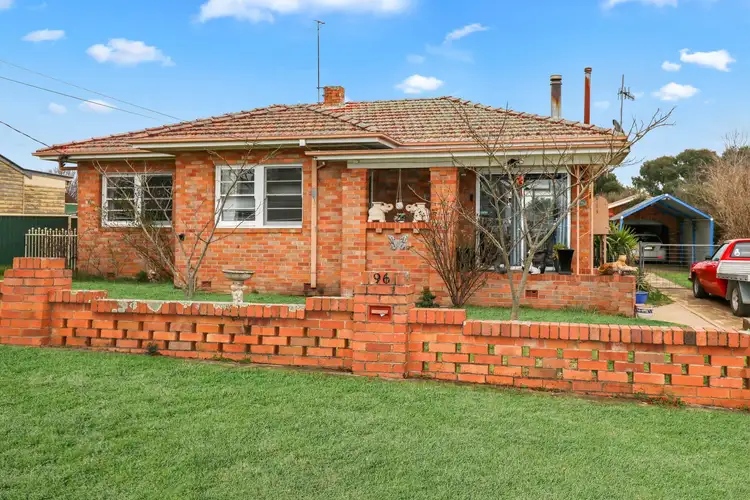 96 Coronation Avenue, Glen Innes NSW 2370