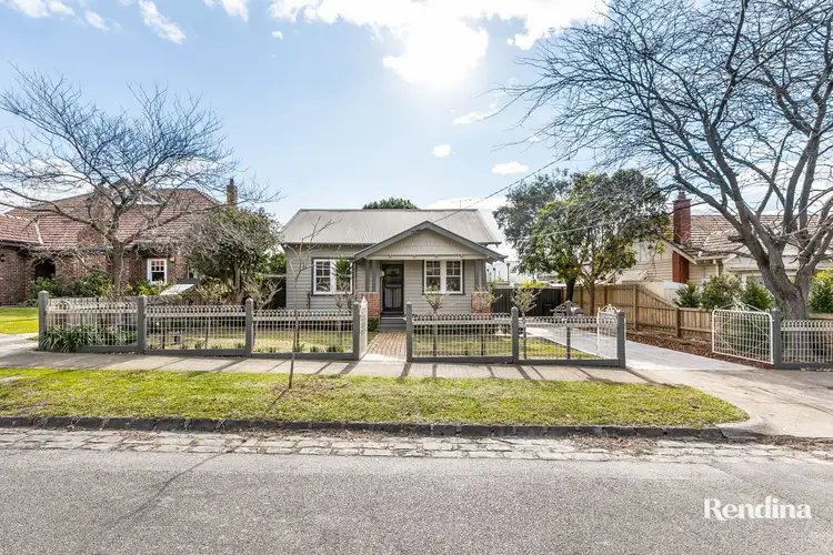 44 Monash Street