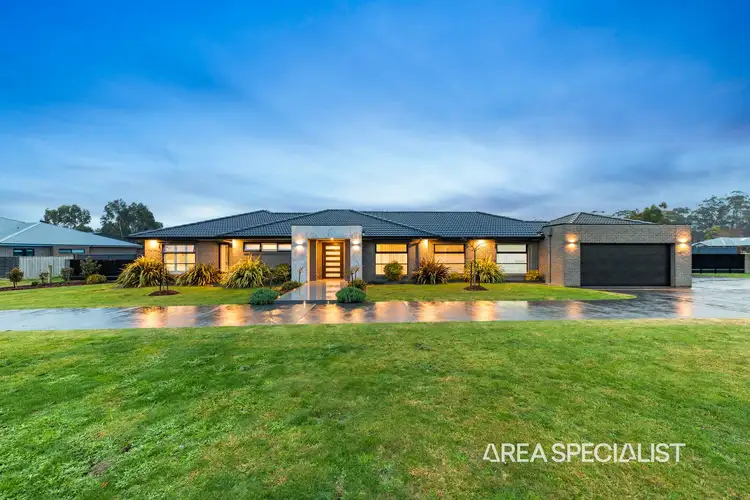7 Bernard Court, Drouin VIC 3818
