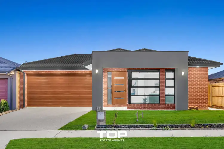 38 Bernardins St, Clyde North VIC 3978