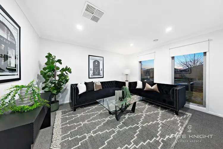 Second view of Homely house listing, 5 Aubisque Close, Fraser Rise VIC 3336