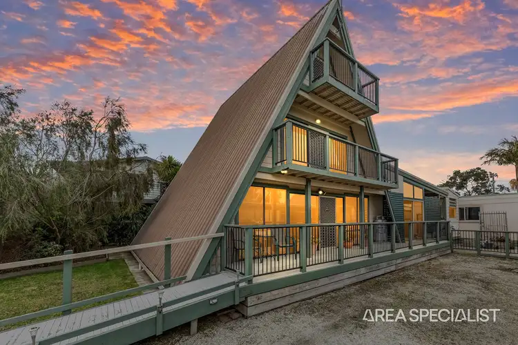 8 Beach Street, Corinella VIC 3984