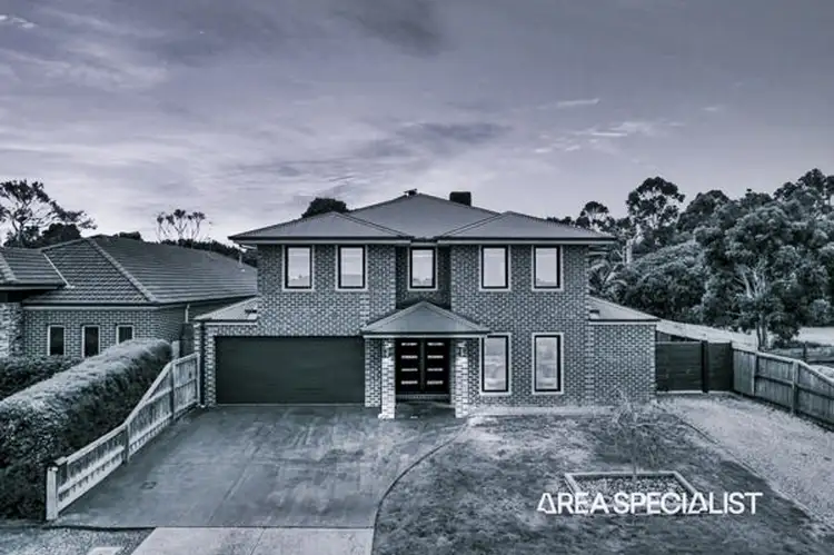 14 Cassowary Avenue, Pakenham VIC 3810