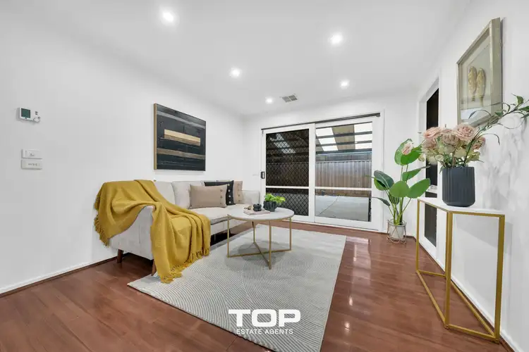 Fifth view of Homely house listing, 2 Christine Place, Cranbourne North VIC 3977