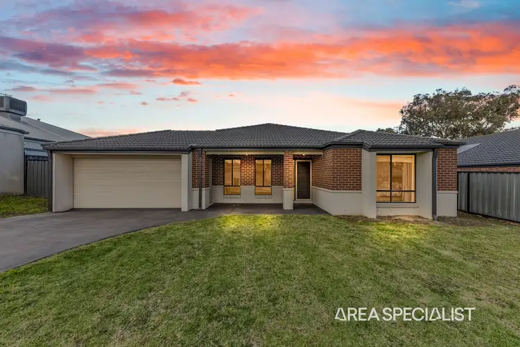 14 Eyre Place, Pakenham VIC 3810