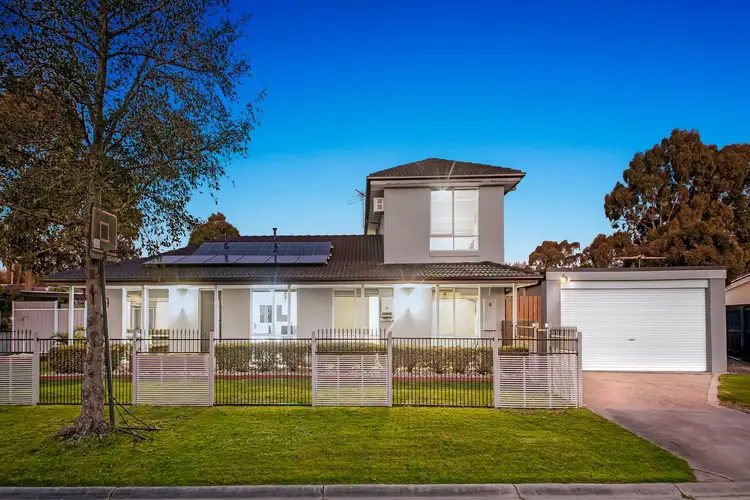 9 Deed Drive, Pakenham VIC 3810
