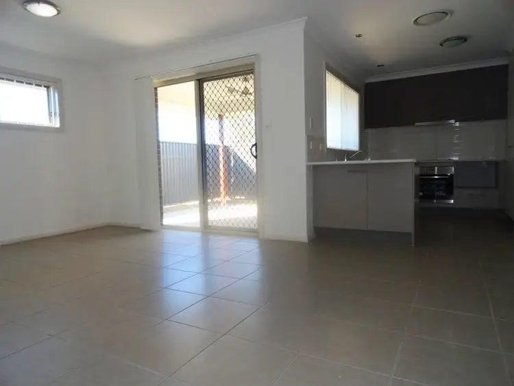 Fourth view of Homely unit listing, 7/104-106 Windmill Road, Chinchilla QLD 4413