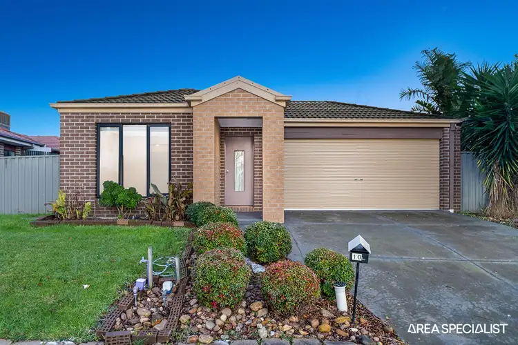 10 Tattle Grove, Cranbourne East VIC 3977