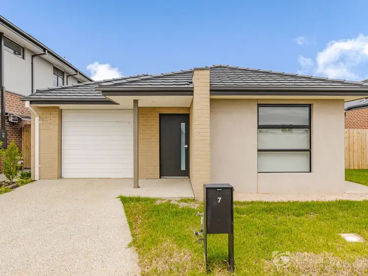 7 McCulloch Street, Melton South VIC 3338