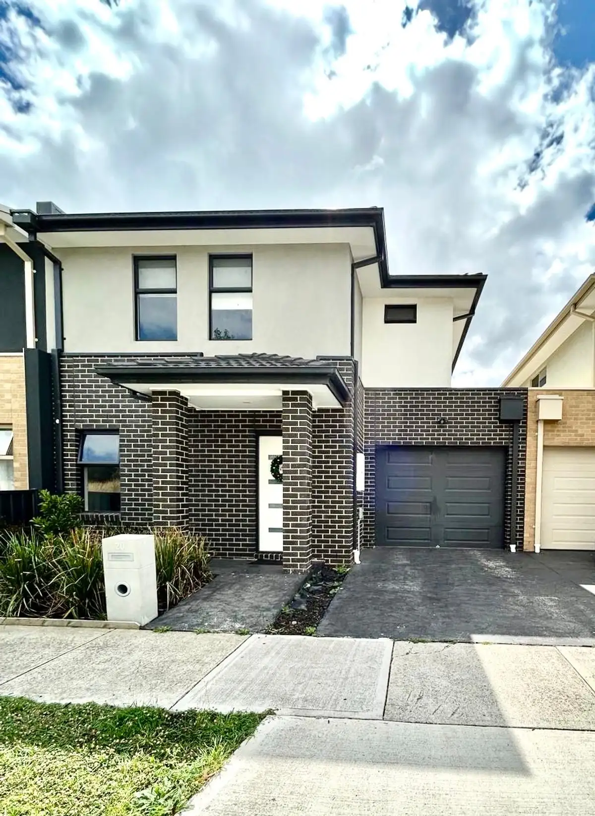Main view of Homely townhouse listing, 20 Spencer Circuit, Cranbourne East VIC 3977