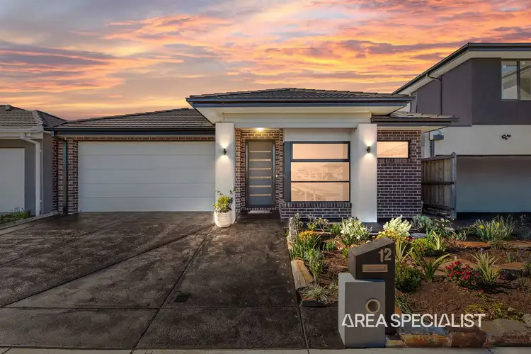 12 Undara Road, Clyde North VIC 3978