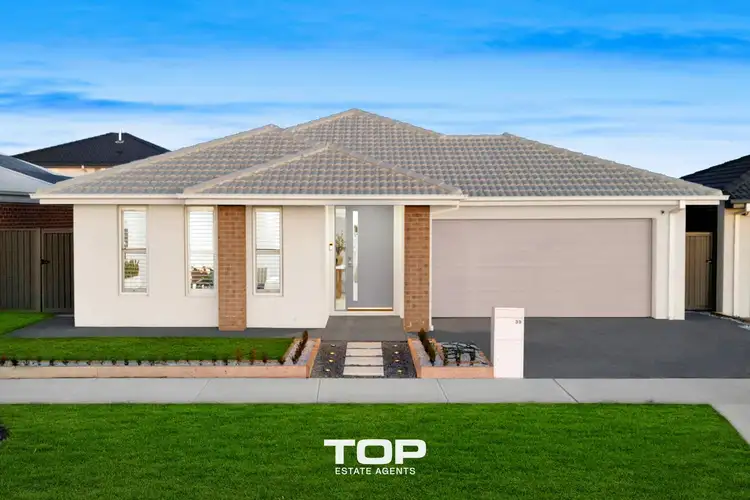 39 Follett Boulevard, Clyde VIC 3978