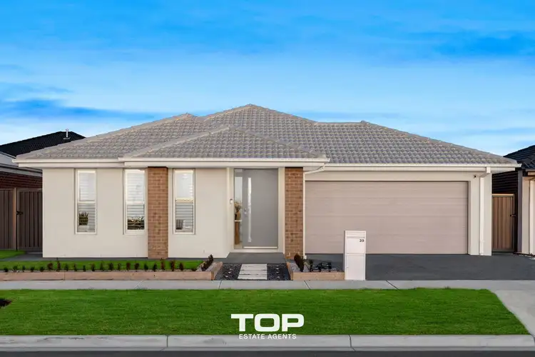 39 Follett Boulevard, Clyde VIC 3978