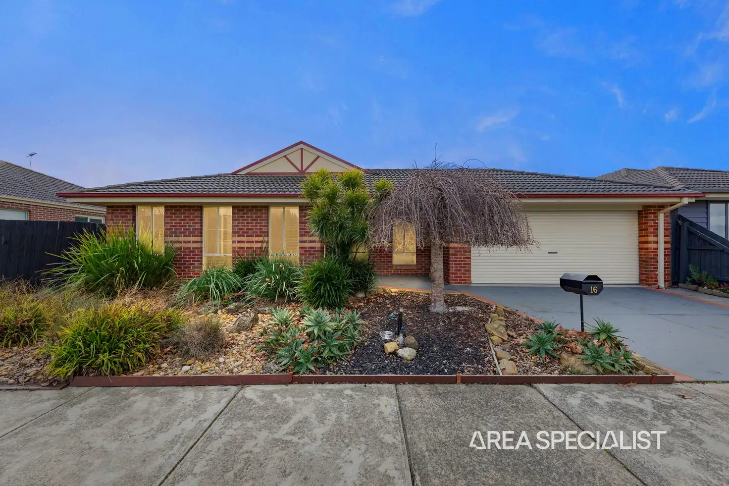 Main view of Homely house listing, 16 Sweet Pea Drive, Pakenham VIC 3810