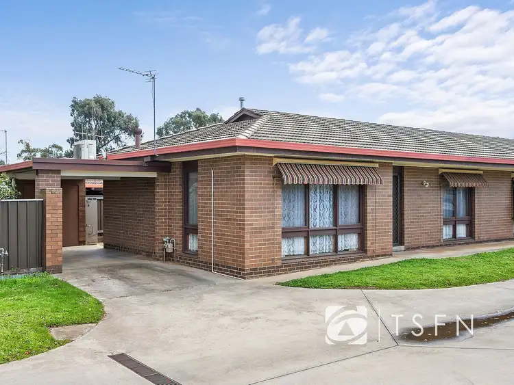 1/2 Rodney Street, Flora Hill VIC 3550