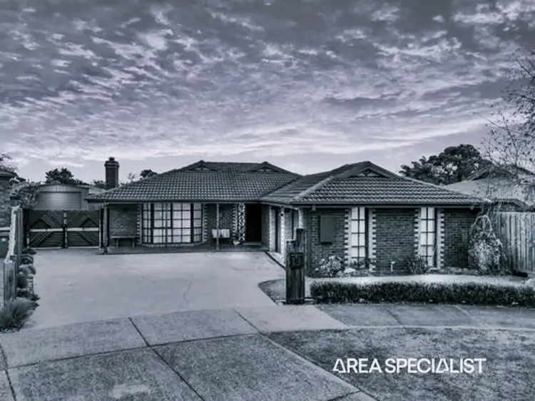 13 Sheffield Close, Pakenham VIC 3810